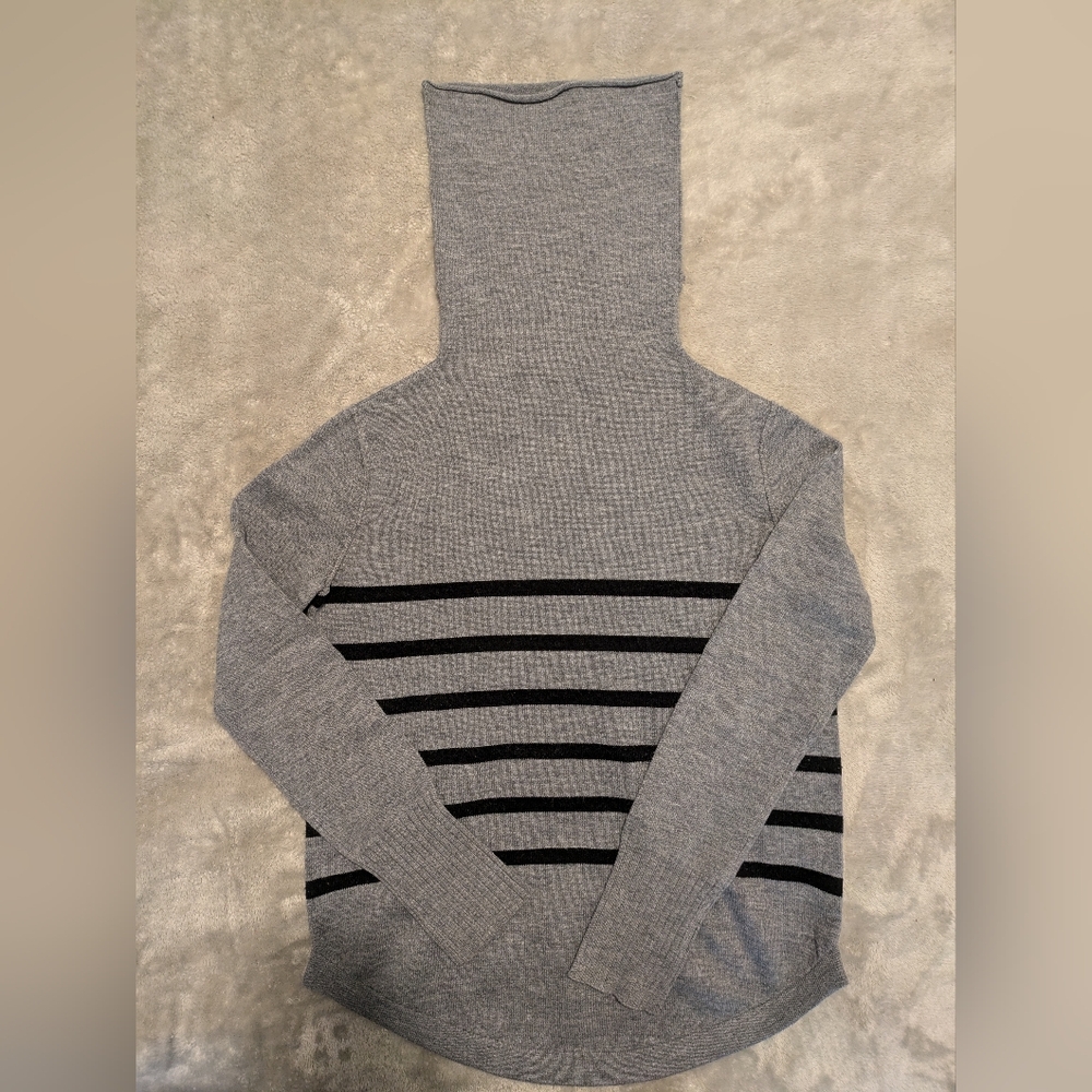 French connection turtleneck sweater, grey and black size small - Picture 2 of 7